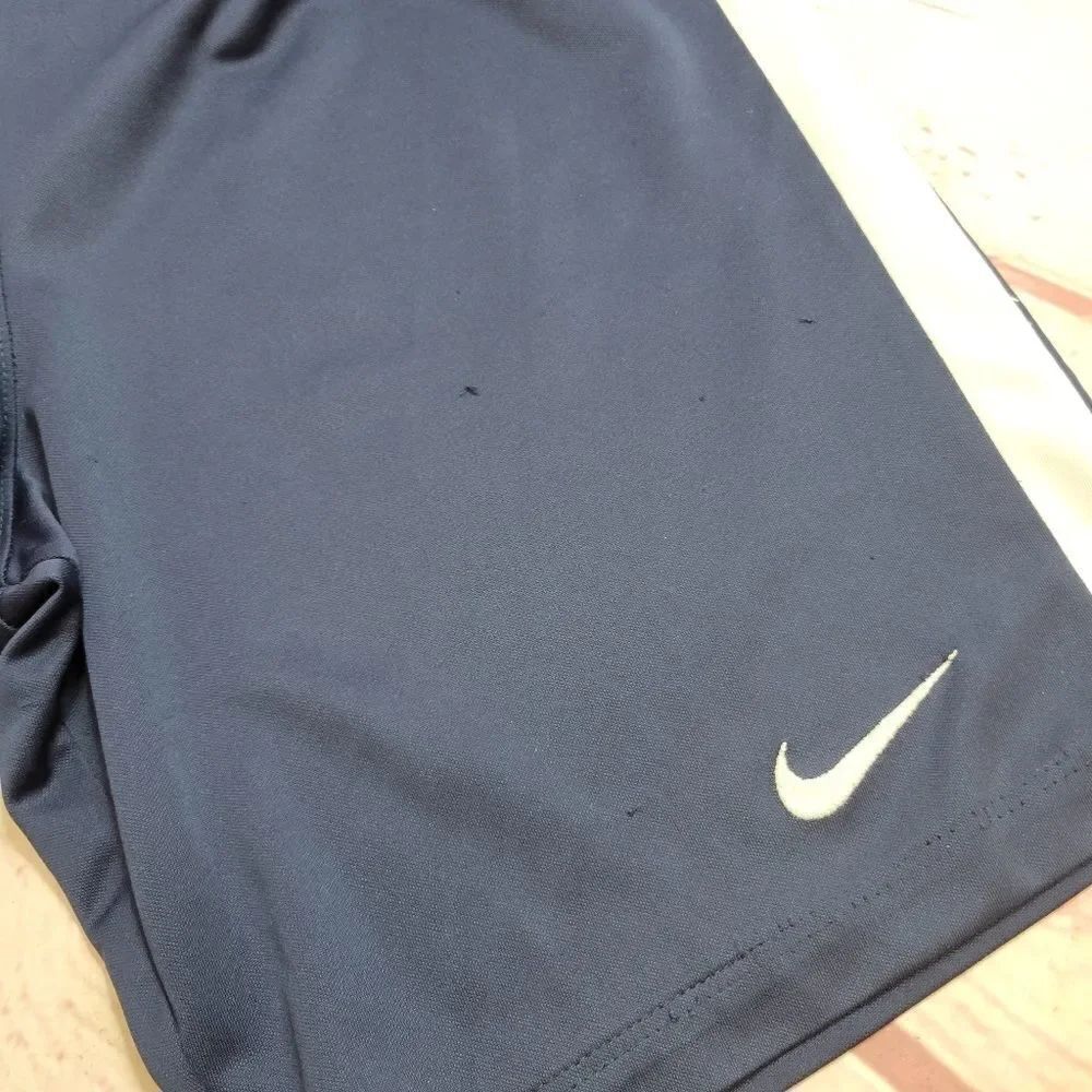 Nike shorts S - Picture 2 of 5